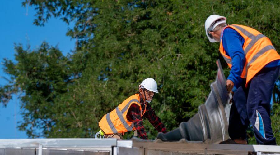 Expert Emergency Roof Repairs services in Santa Claus, IN